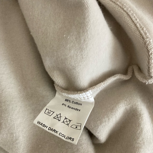 Fun nwt sweatshirt - Picture 4 of 5